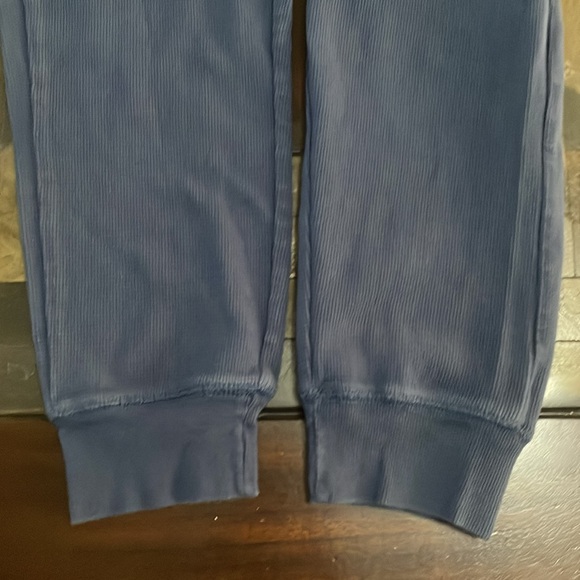 Bottom - Picture 4 of 4